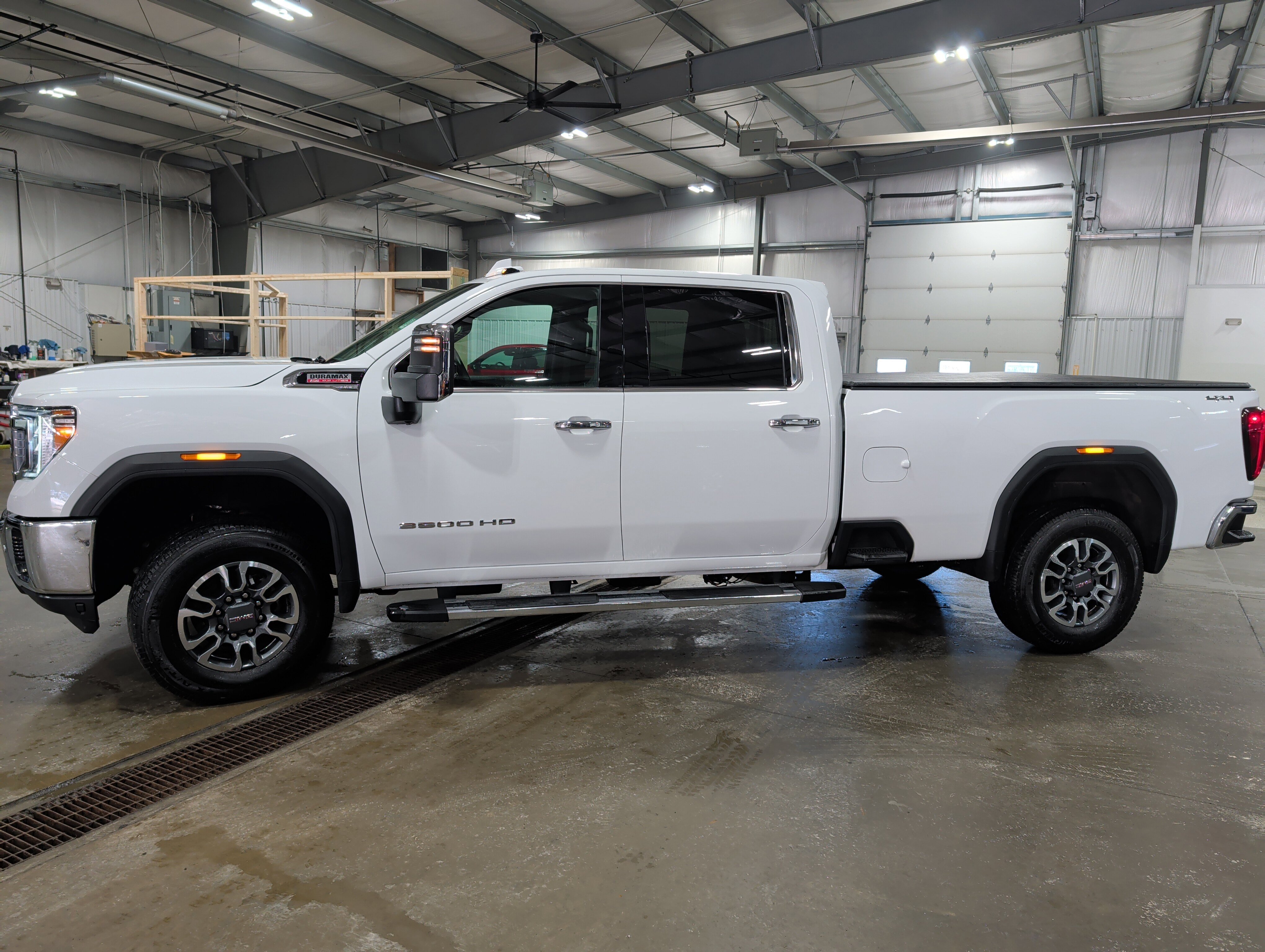 Used 2023 GMC Sierra 3500 SLT w/ SLT Preferred Package image 5