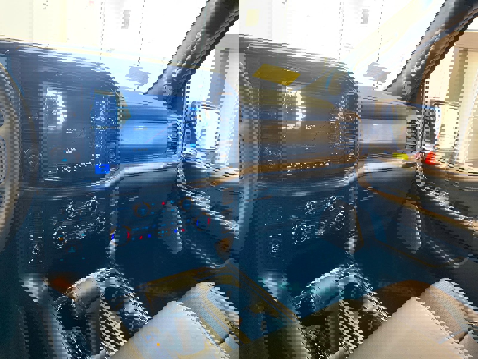 New 2025 Ford F150 Lariat w/ Equipment Group 502A High image 12