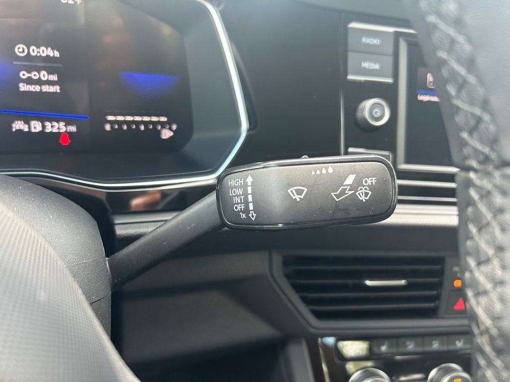 Used 2023 Volkswagen Jetta SE image 22