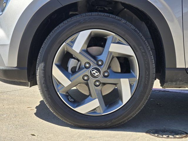 Certified 2025 Hyundai Venue SEL FWD image 11