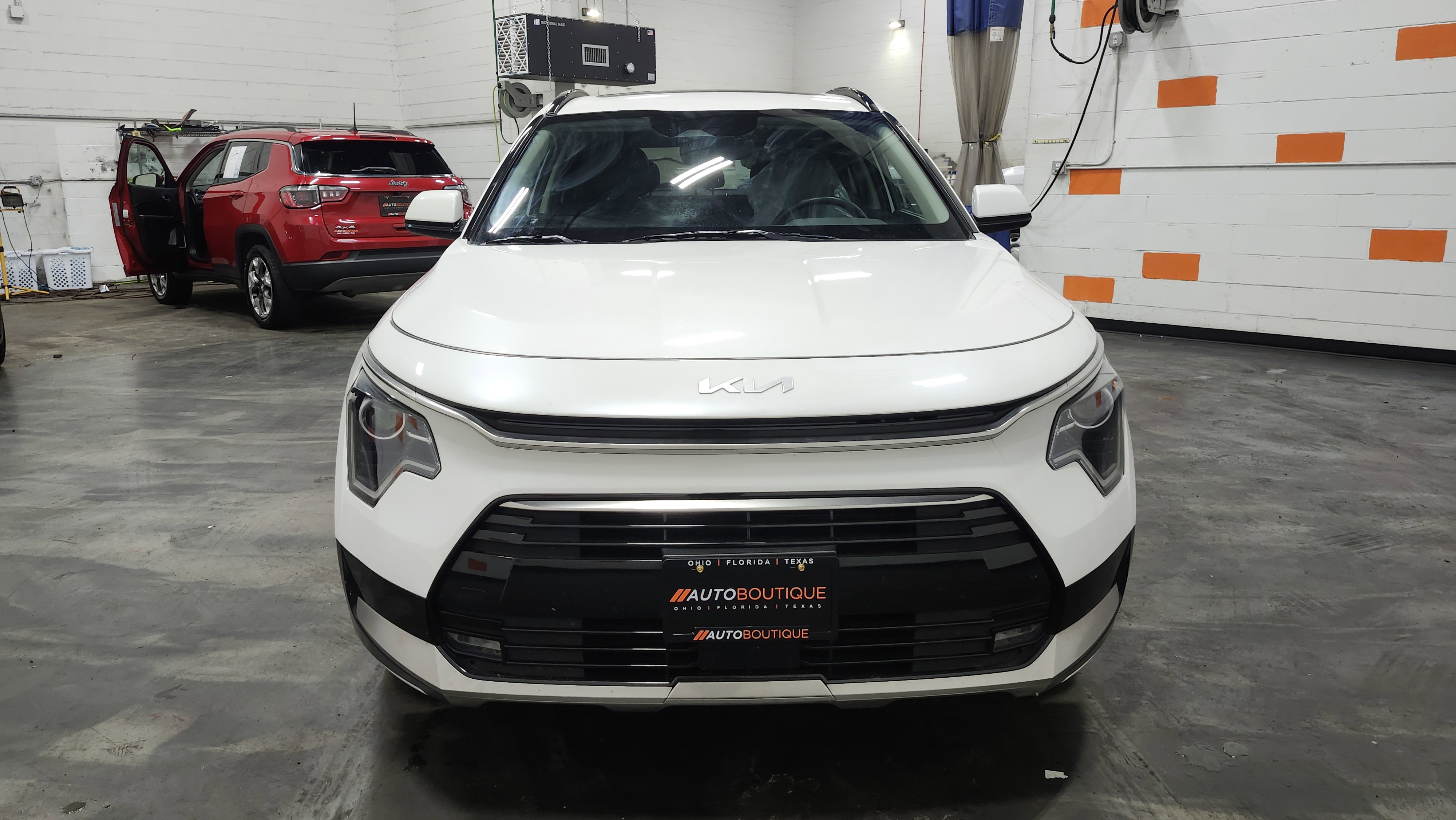 Used 2023 Kia Niro EX Touring image 13