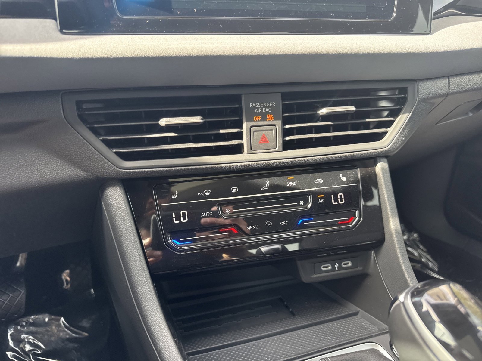 New 2026 Volkswagen Jetta SE FWD image 26