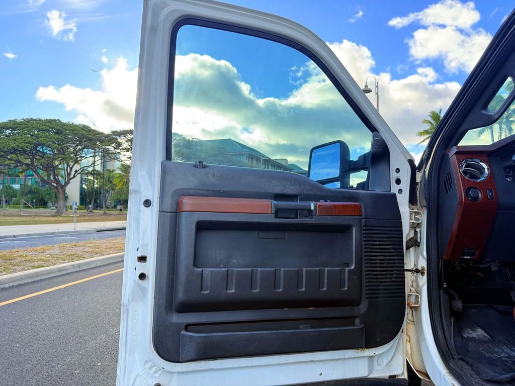 Used 2013 Ford F250 King Ranch w/ King Ranch w/Chrome Pkg image 13