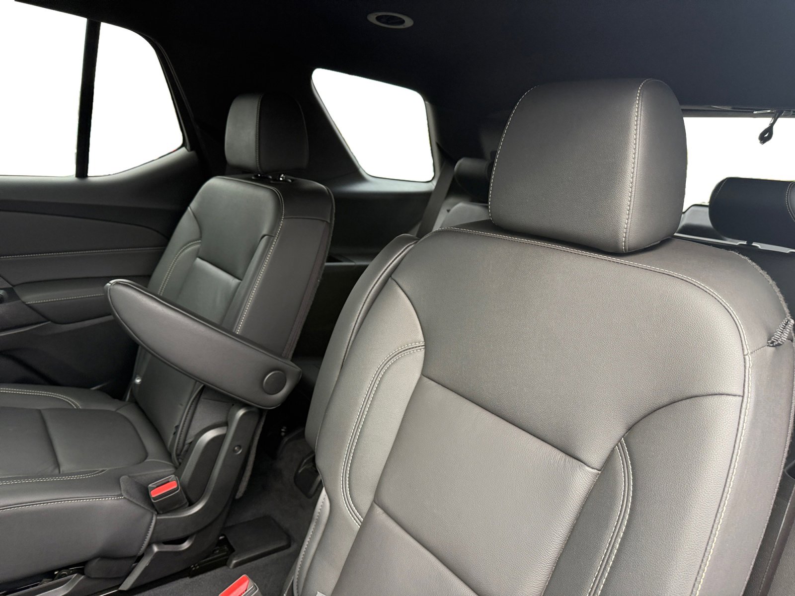 Used 2022 Chevrolet Traverse LT image 16