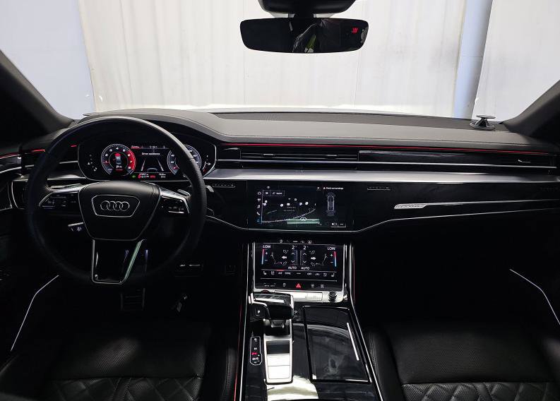 Used 2023 Audi S8 AWD/4WD image 5