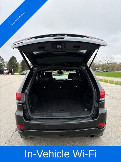 Used 2020 Jeep Grand Cherokee Altitude AWD/4WD image 6