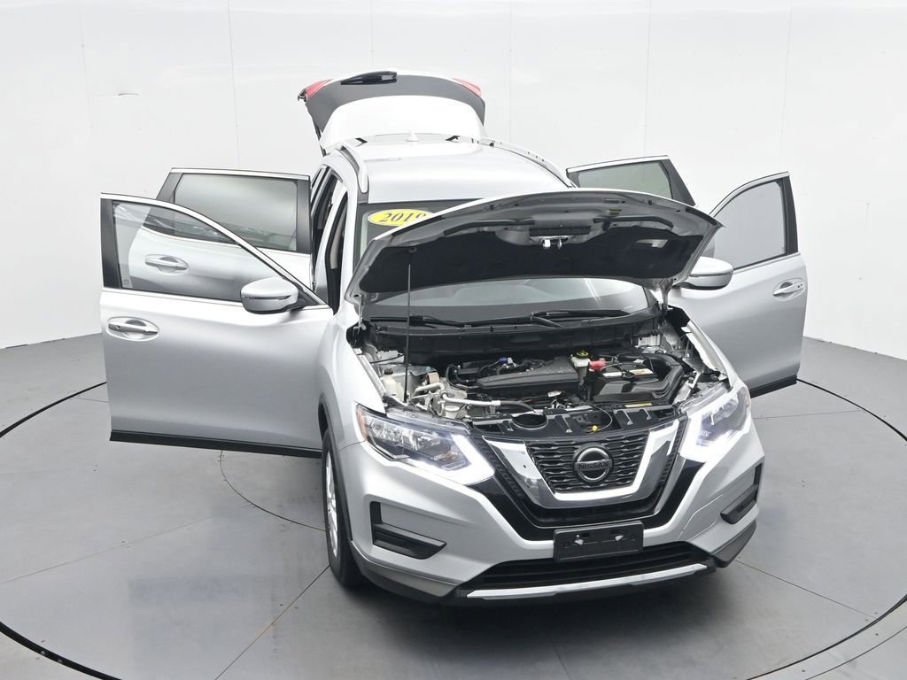 Used 2019 Nissan Rogue SV image 32