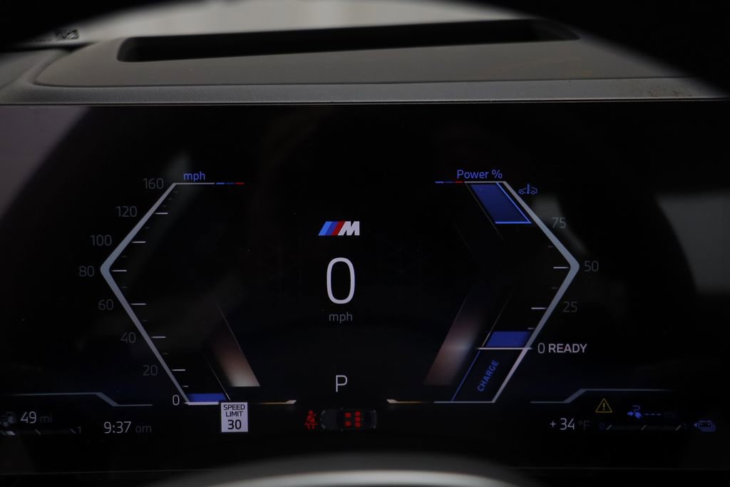 New 2026 BMW 550e xDrive w/ Executive Package image 9