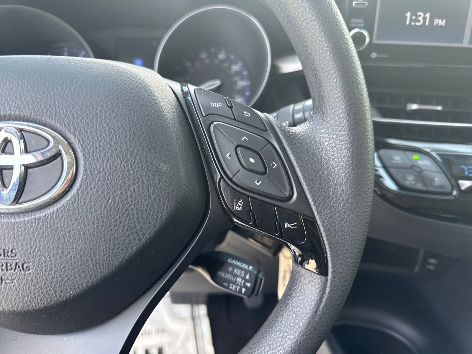 Used 2020 Toyota C-HR LE image 16