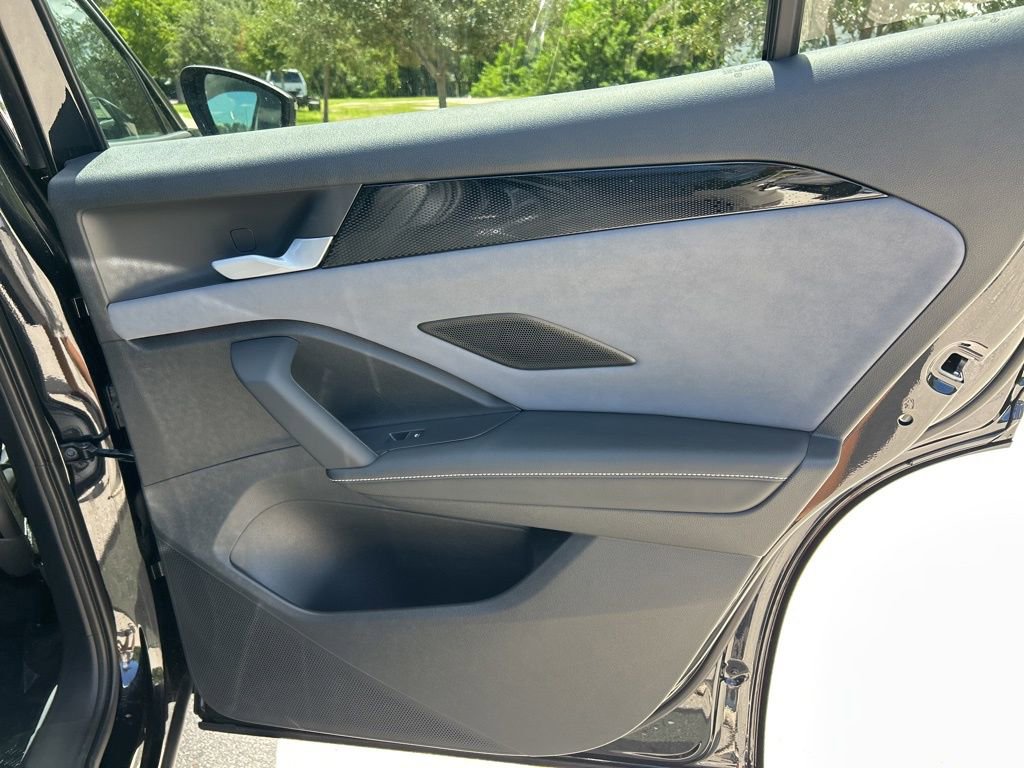 New 2025 Volkswagen Tiguan SE image 41