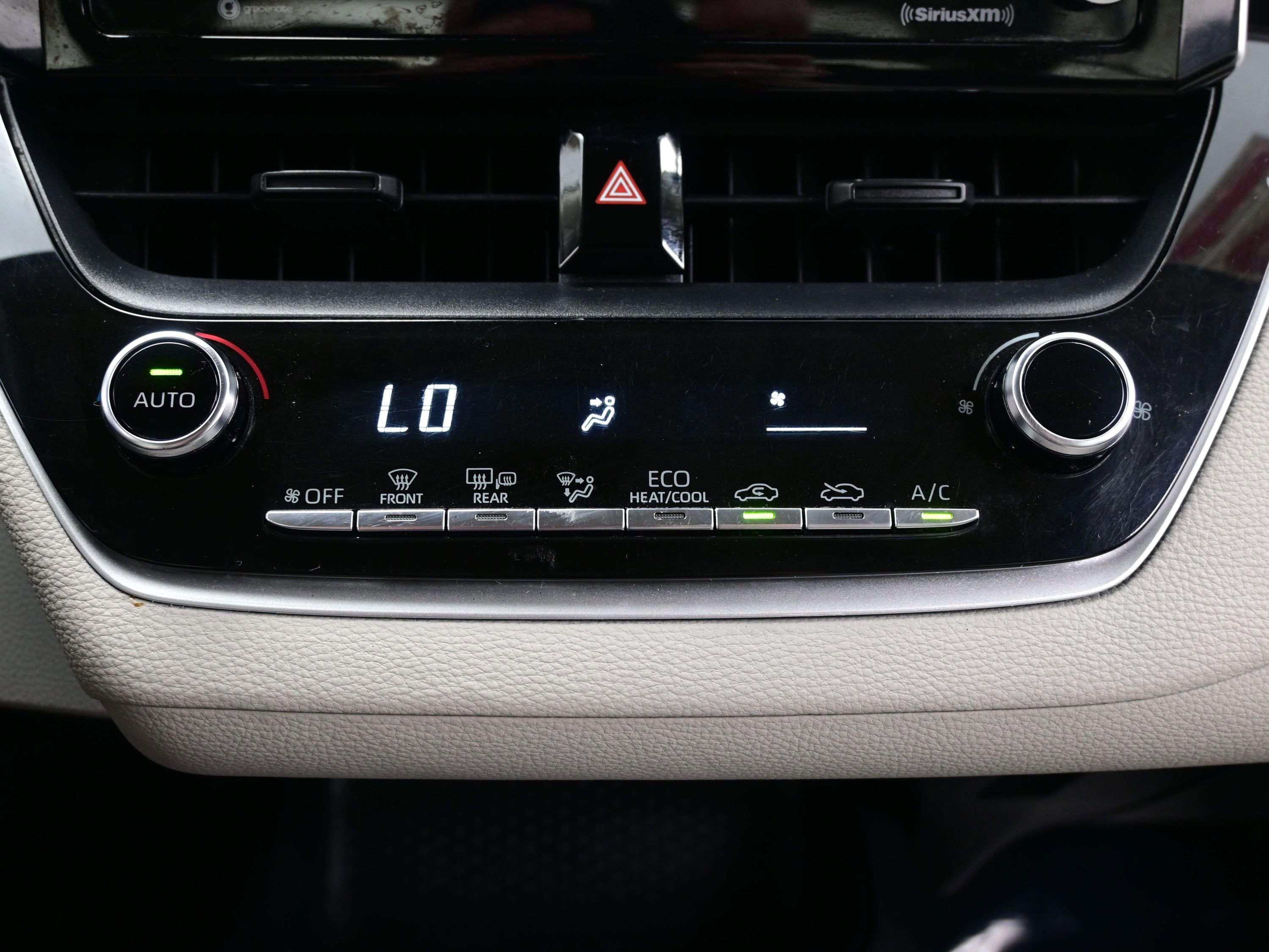 Used 2021 Toyota Corolla LE w/ Carpet Mat Package (TMS) image 19