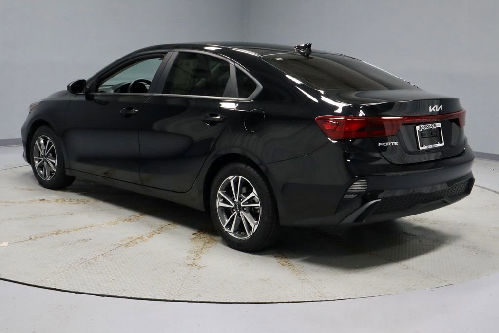 Used 2023 Kia Forte LXS FWD image 8