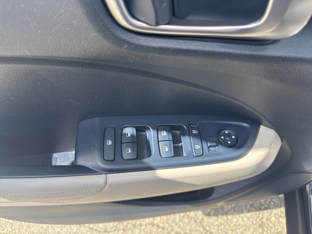 Used 2021 Hyundai Venue image 14