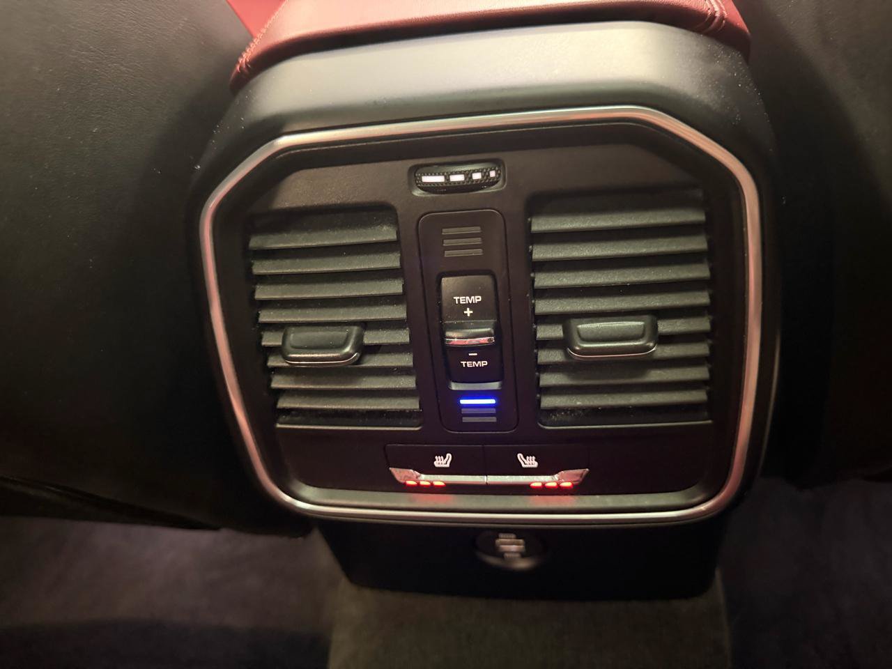 Used 2018 Porsche Macan AWD/4WD image 35