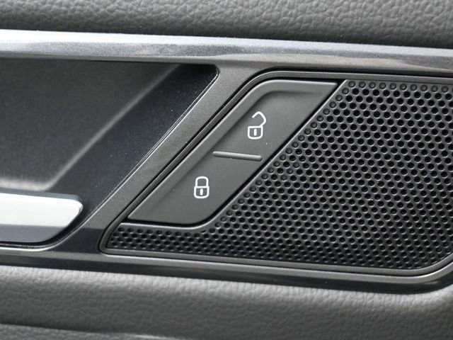 Used 2022 Volkswagen Tiguan SE R-Line image 14