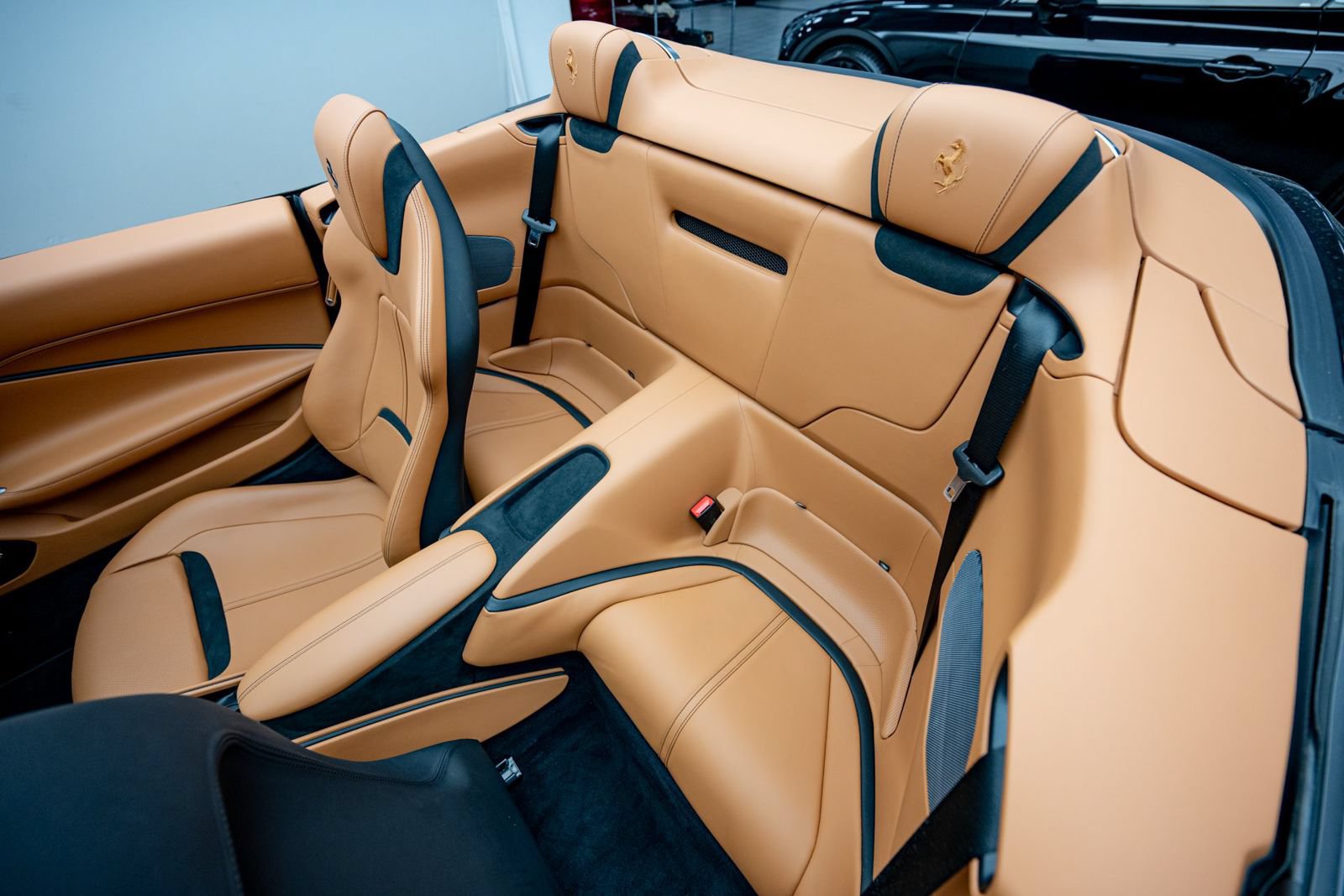 Used 2024 Ferrari Roma Spider RWD image 21