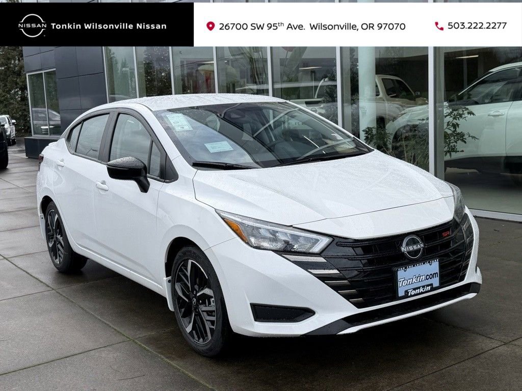 New 2025 Nissan Versa SR w/ Trunk Package