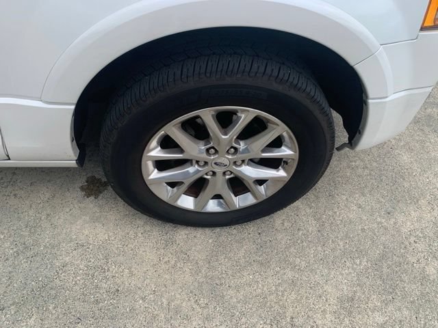 Used 2015 Ford Expedition Limited w/ Equipment Group 301A RWD image 4