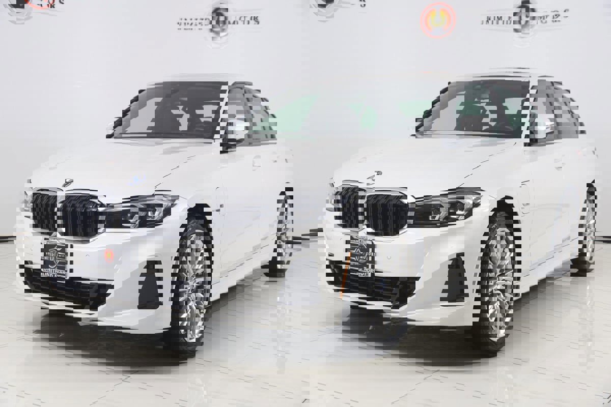 Used 2023 BMW 330e xDrive w/ Premium Package image 5