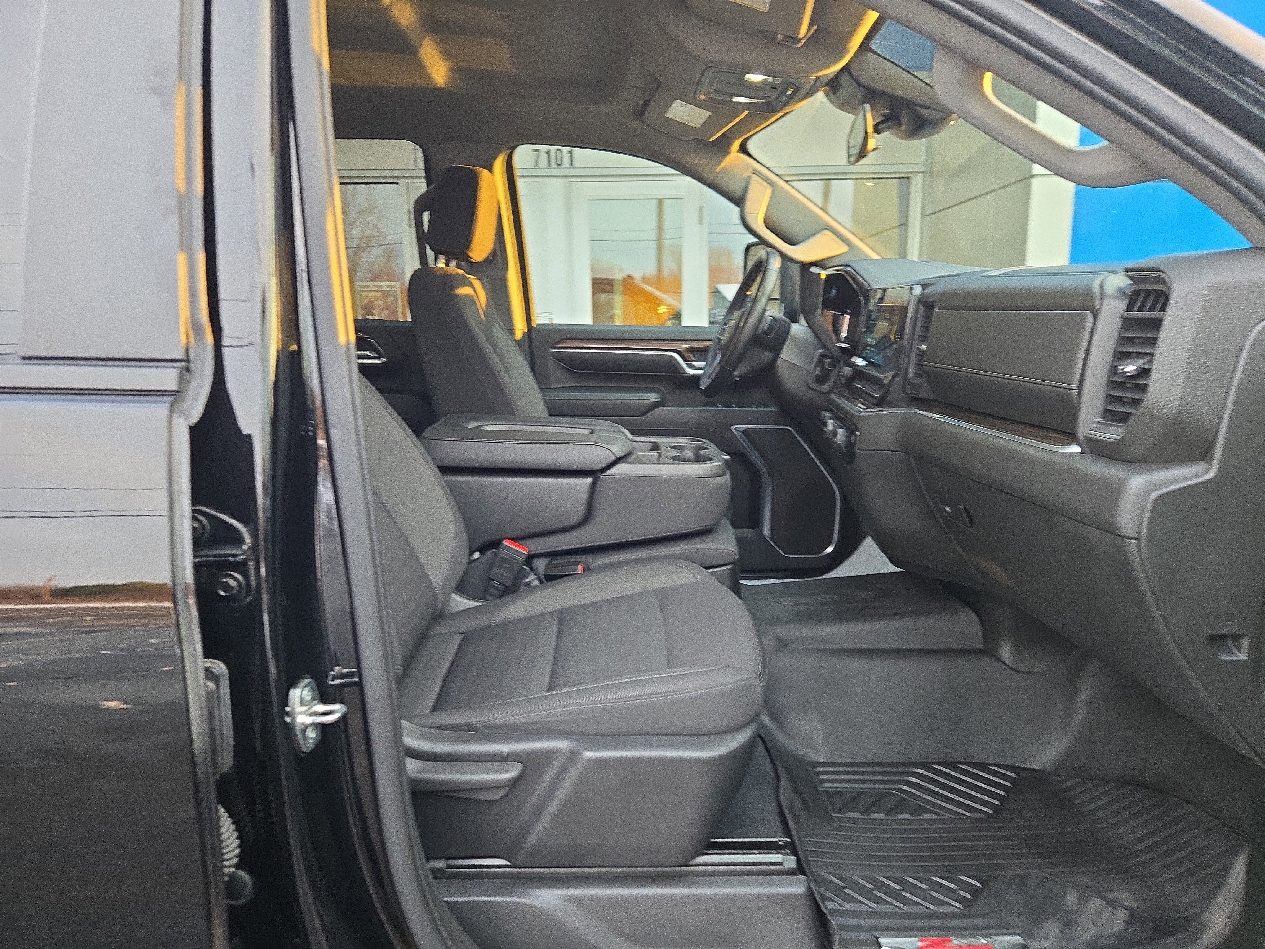 Used 2024 Chevrolet Silverado 2500 LT image 18