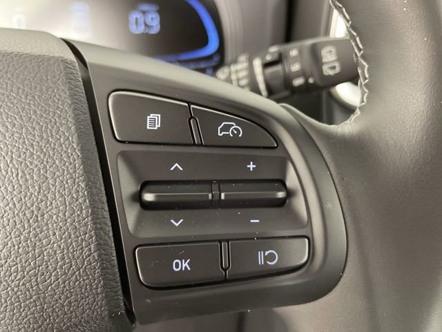 Certified 2025 Hyundai Venue SEL image 30