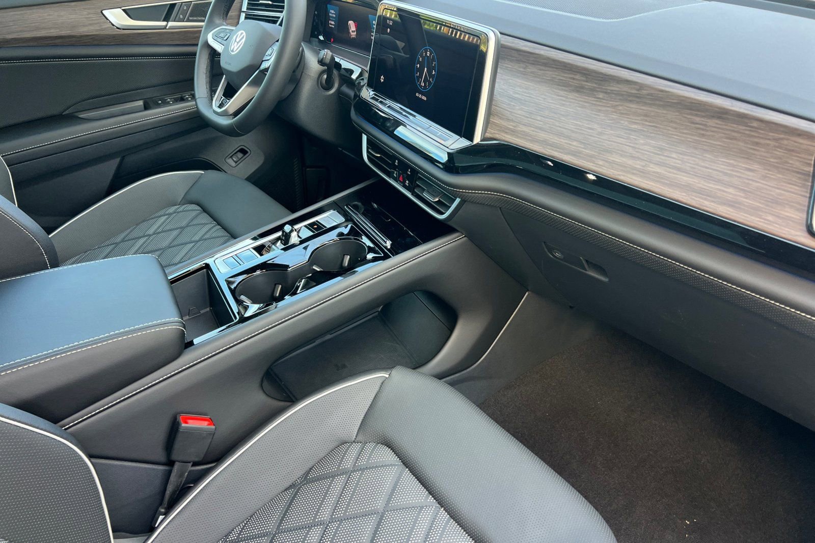 New 2026 Volkswagen Atlas SEL Premium R-Line image 16