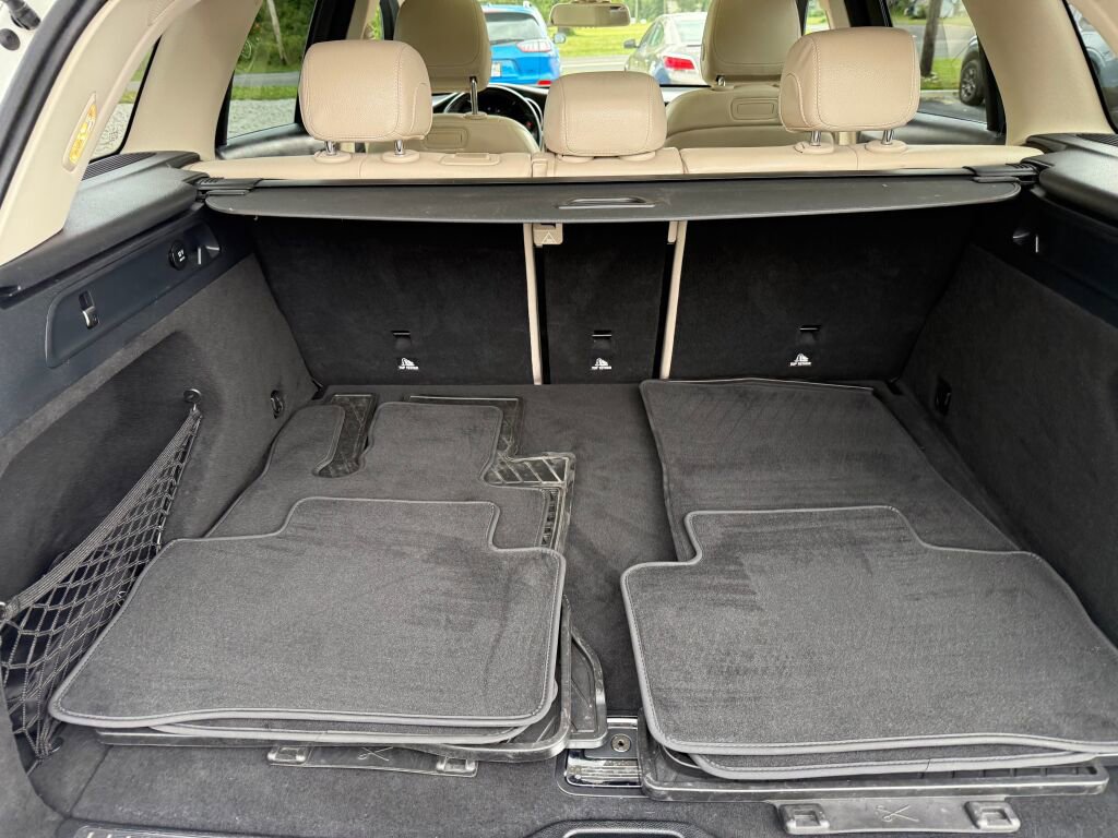 Used 2019 Mercedes-Benz GLC 300 4MATIC image 30