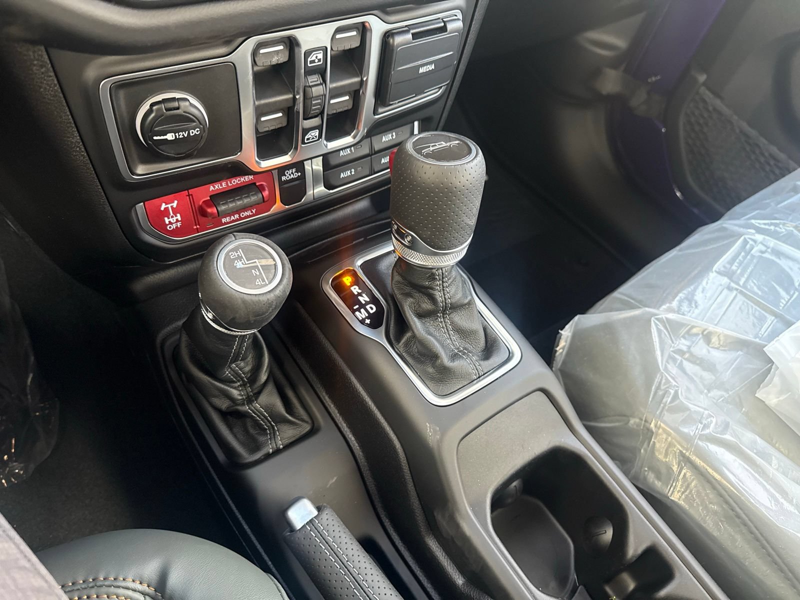 New 2026 Jeep Gladiator Mojave w/ Safety Group AWD/4WD image 17