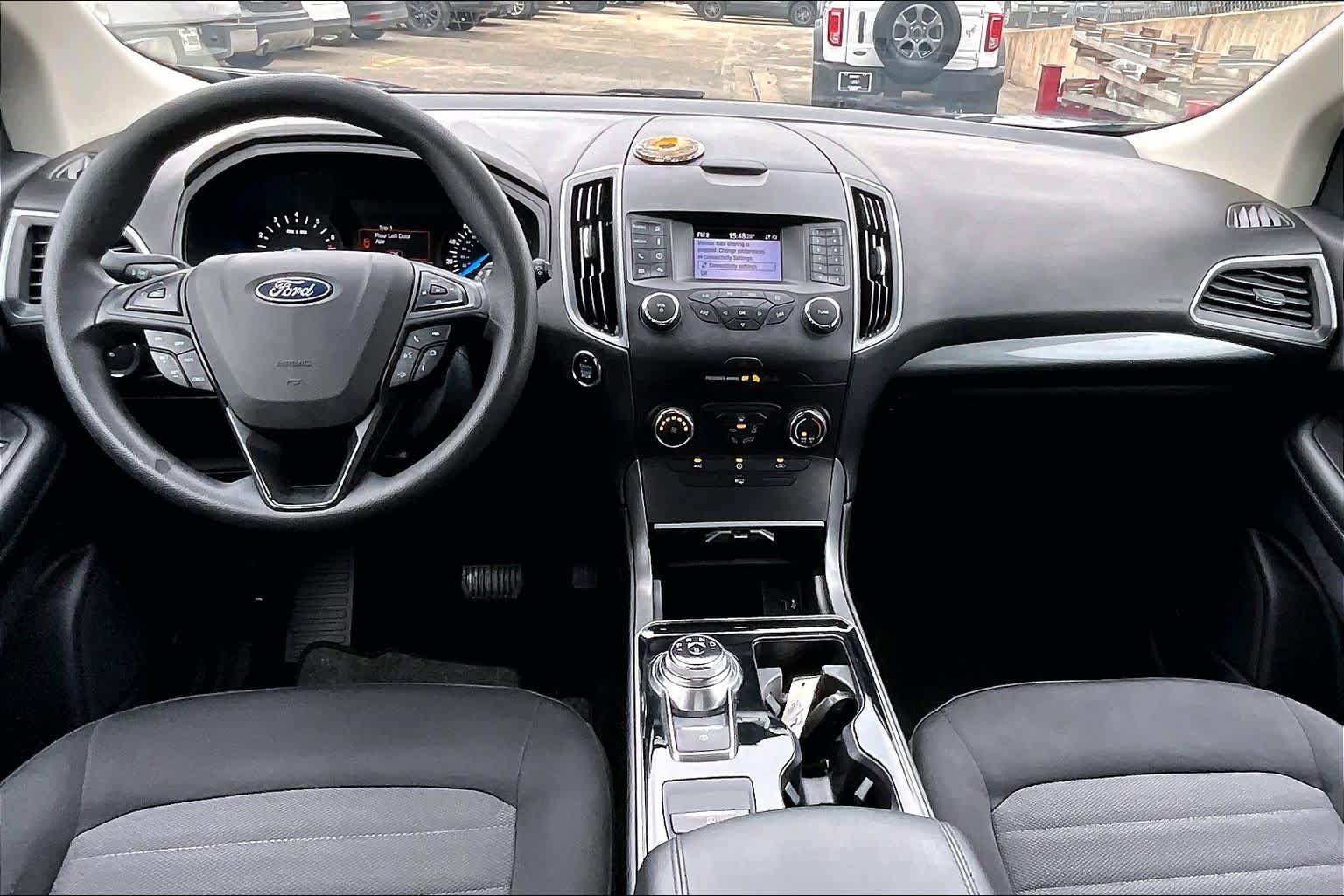 Used 2019 Ford Edge SE FWD image 16