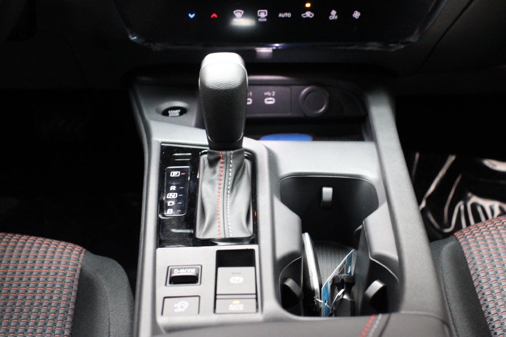 New 2027 Nissan Sentra SR w/ Floor Mat Package FWD image 14