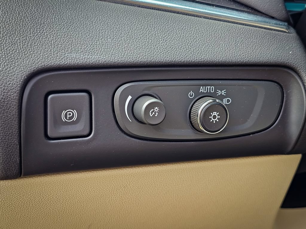 Used 2019 Buick Enclave Essence w/ LPO, Cargo Package AWD/4WD image 14