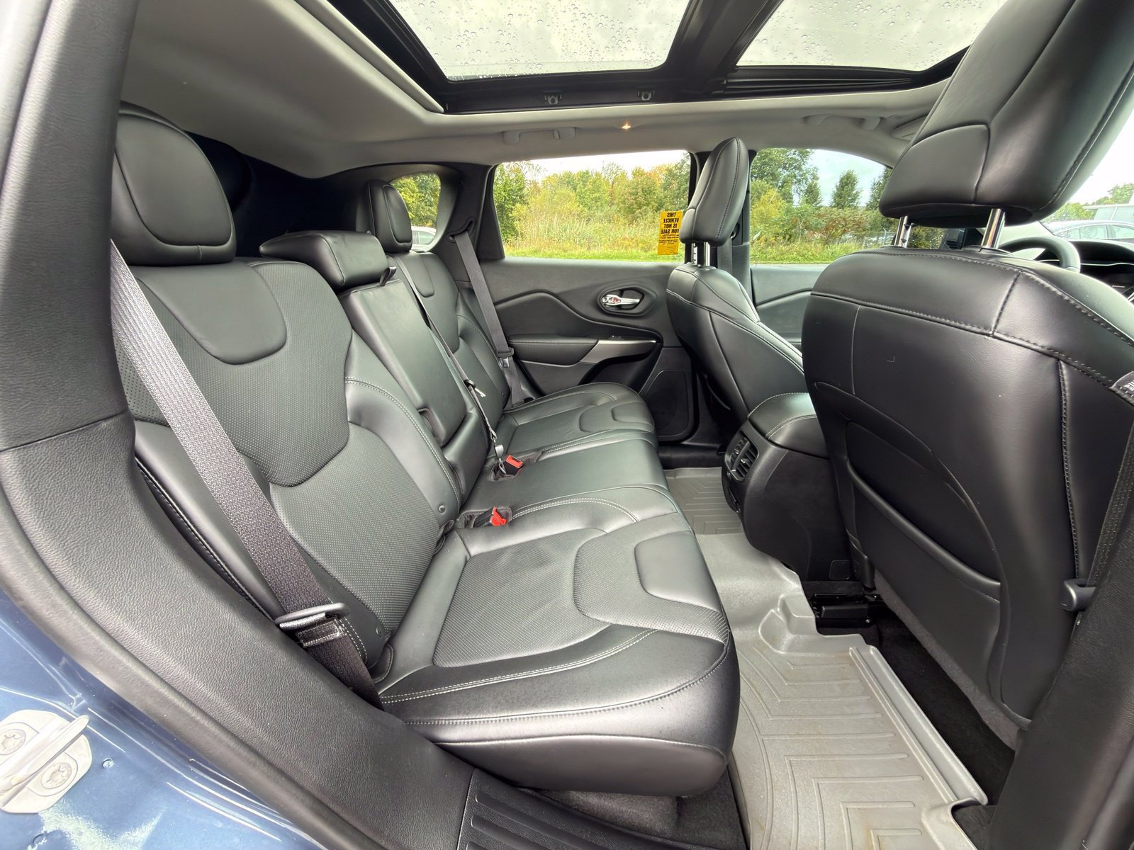 Used 2019 Jeep Cherokee Limited AWD/4WD image 38