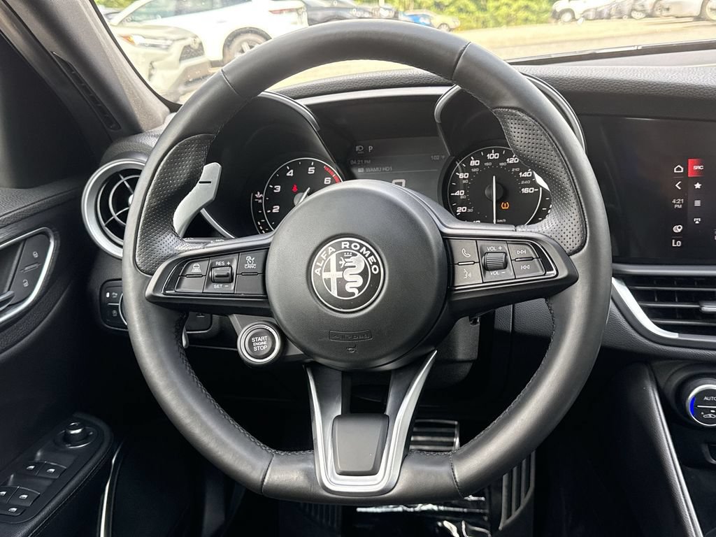 Used 2023 Alfa Romeo Giulia Sprint AWD/4WD image 11