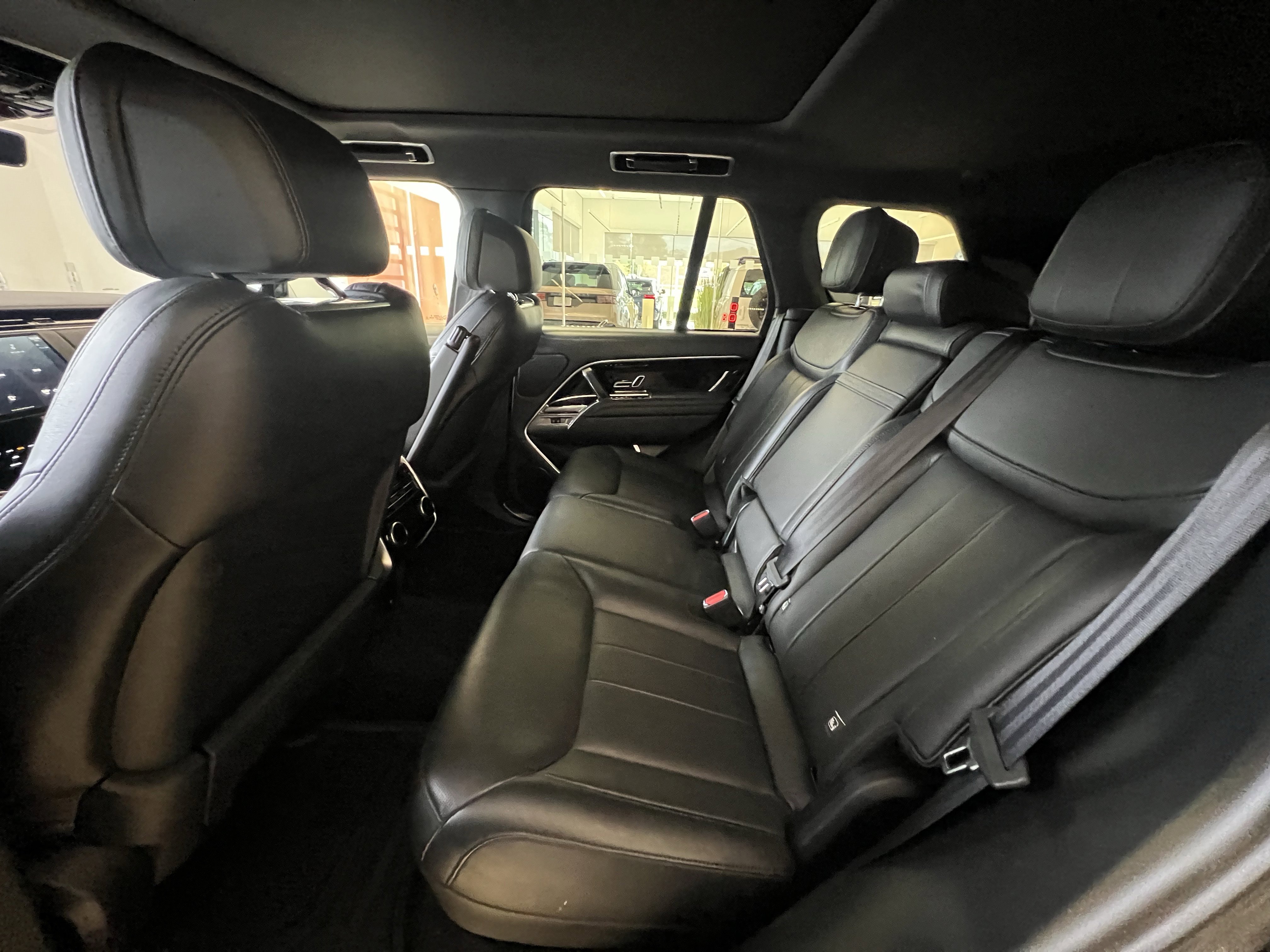 Used 2023 Land Rover Range Rover SE image 29