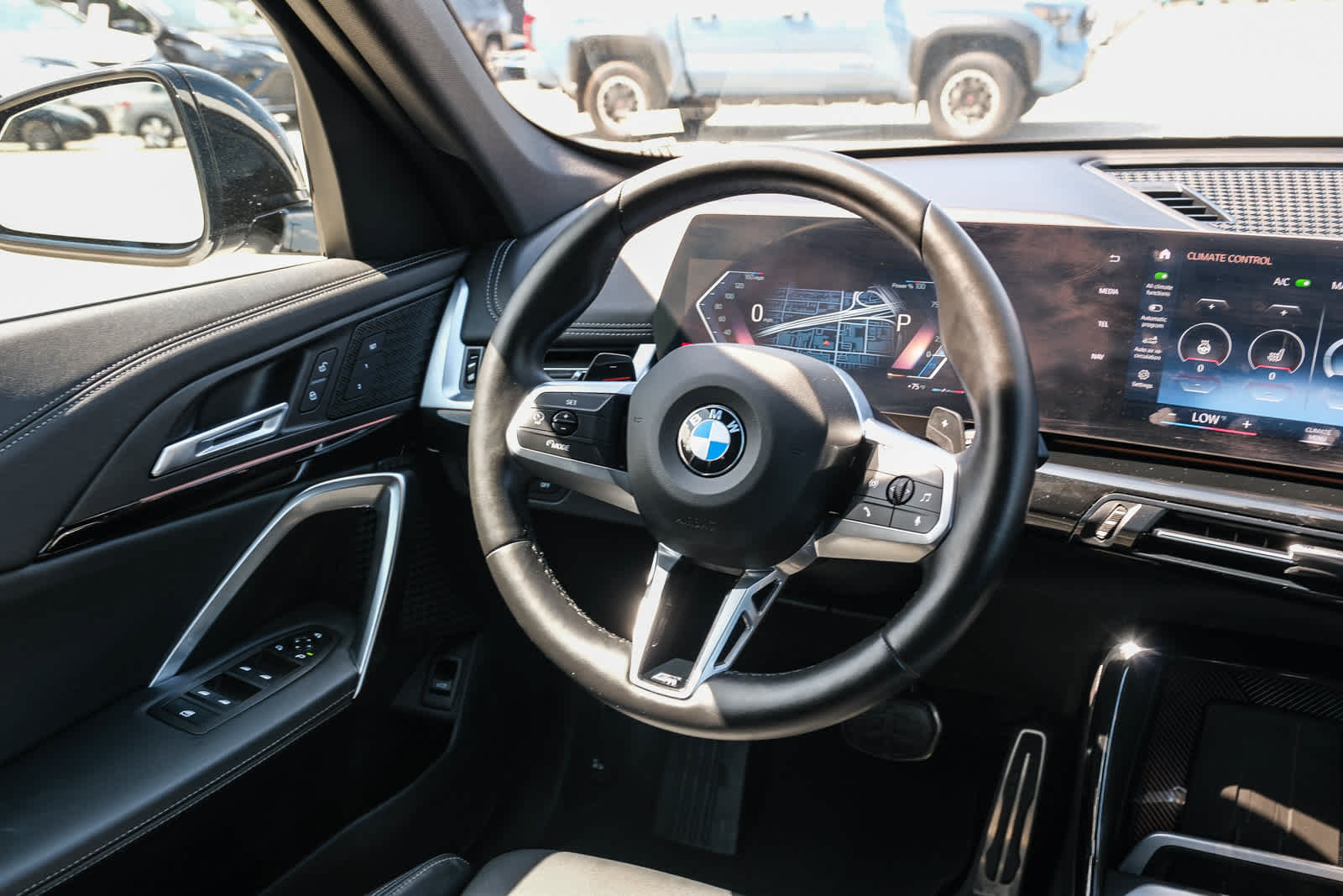 Used 2023 BMW X1 xDrive28i w/ M Sport Package AWD/4WD image 15