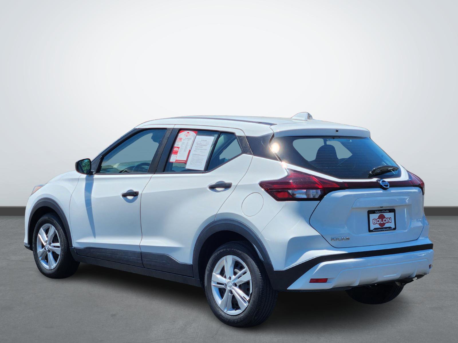 Used 2021 Nissan Kicks S image 3