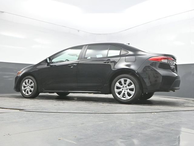 Used 2025 Toyota Corolla LE FWD image 20