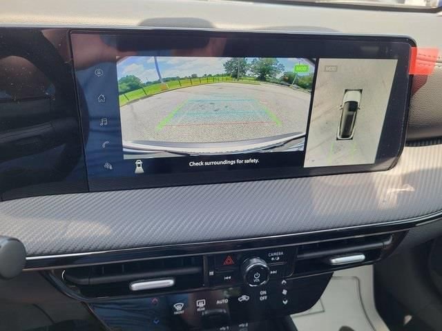 New 2025 Nissan Kicks SR FWD image 16