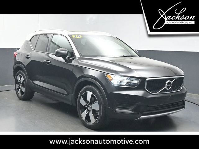 Used 2020 Volvo XC40 T5 Momentum w/ Premium Package image 1