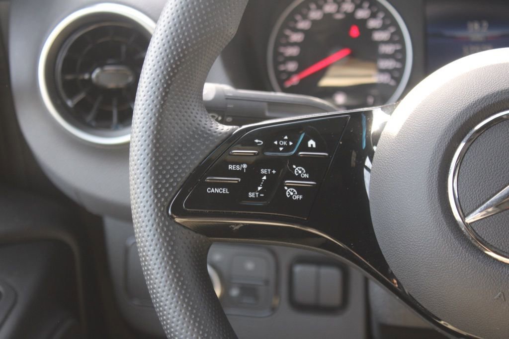 Used 2025 Mercedes-Benz Sprinter 2500 image 21