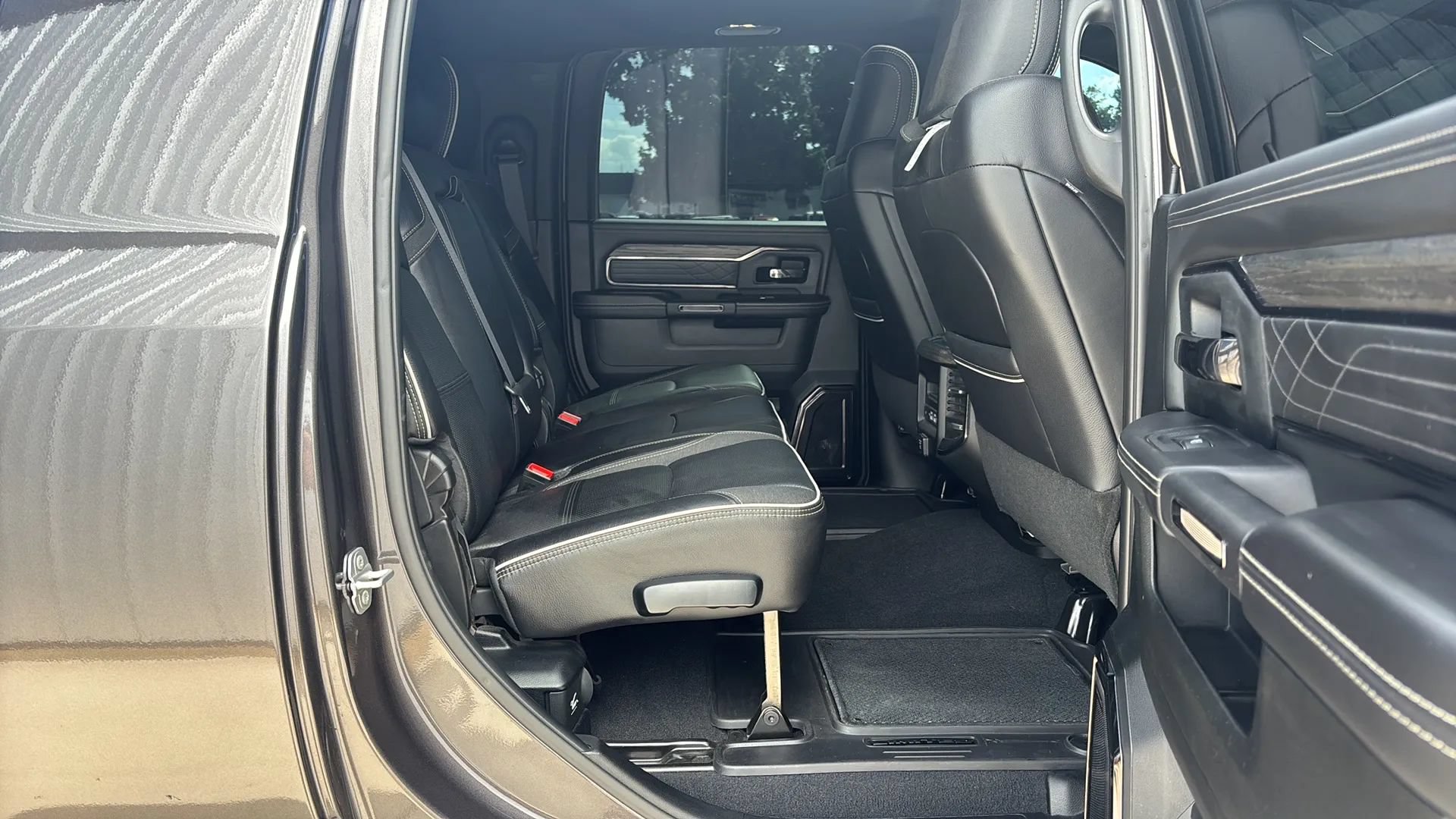 Used 2025 RAM 2500 Limited AWD/4WD image 18