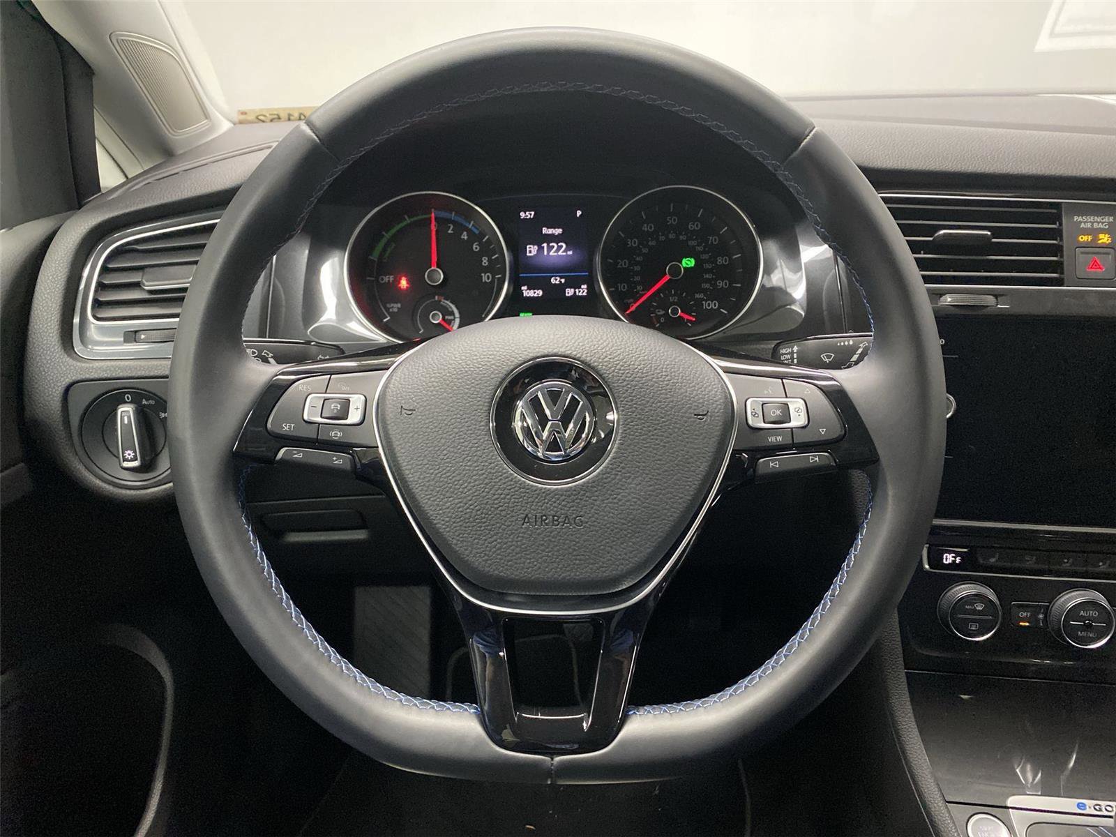 Used 2019 Volkswagen e-Golf SE w/ Driver Assistance Package image 15