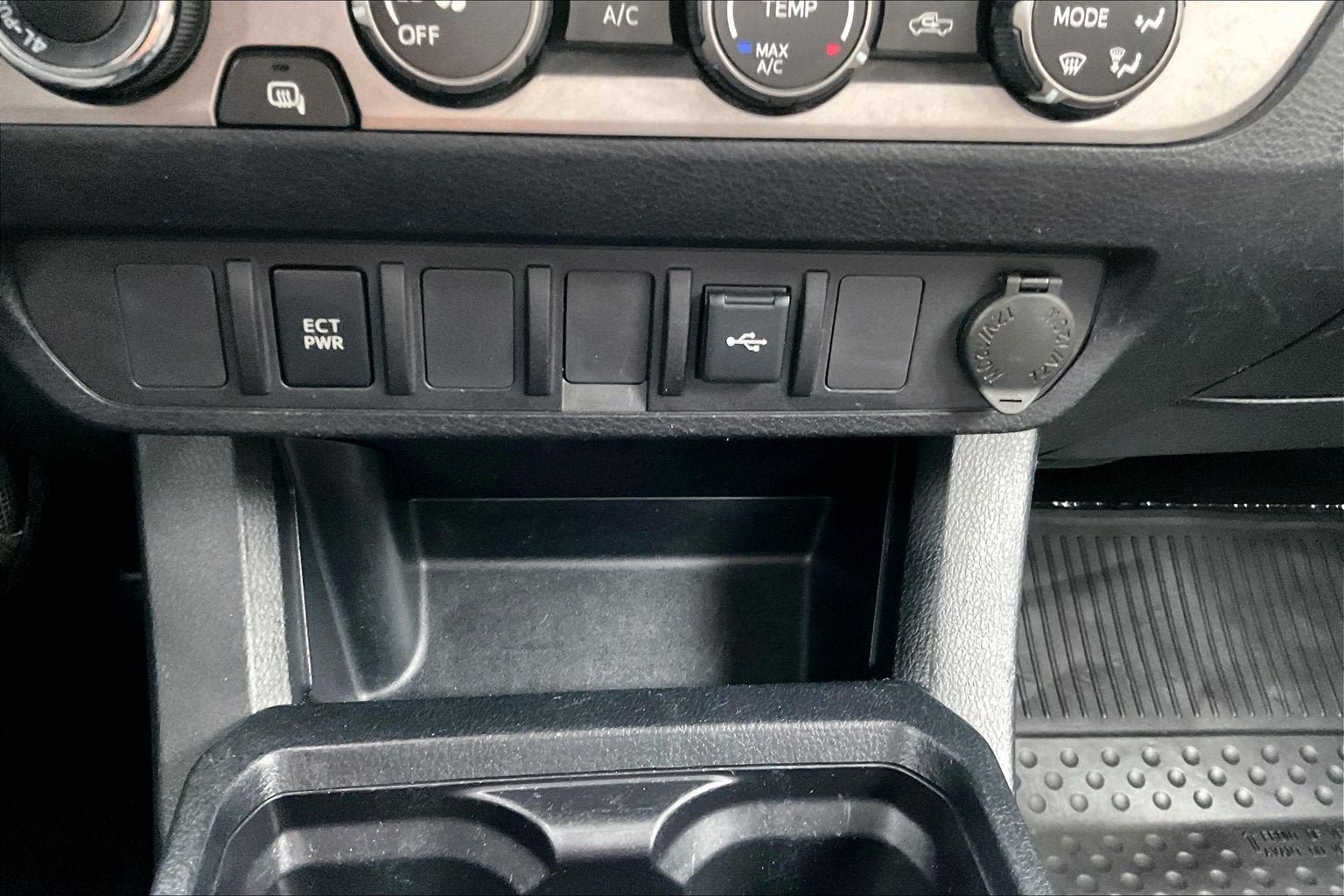 Used 2020 Toyota Tacoma SR AWD/4WD image 29