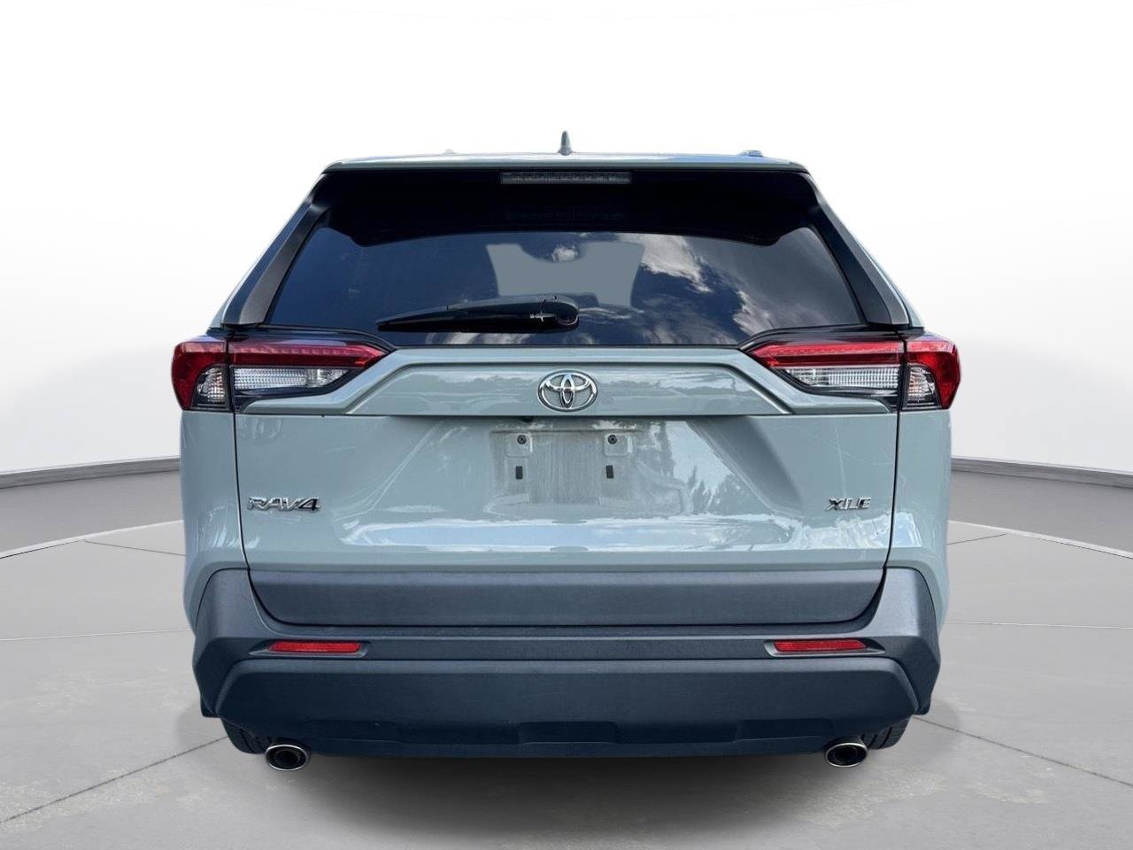Used 2019 Toyota RAV4 XLE Premium FWD image 7