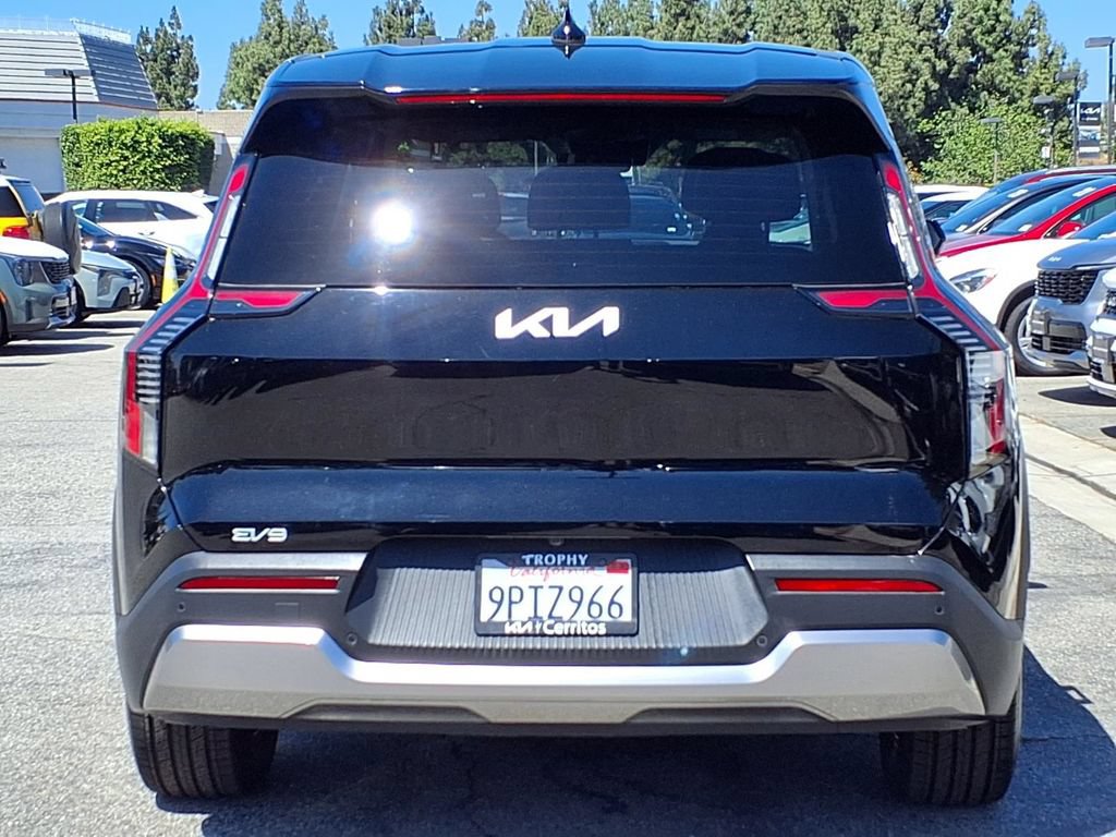 Certified 2024 Kia EV9 Light RWD image 5