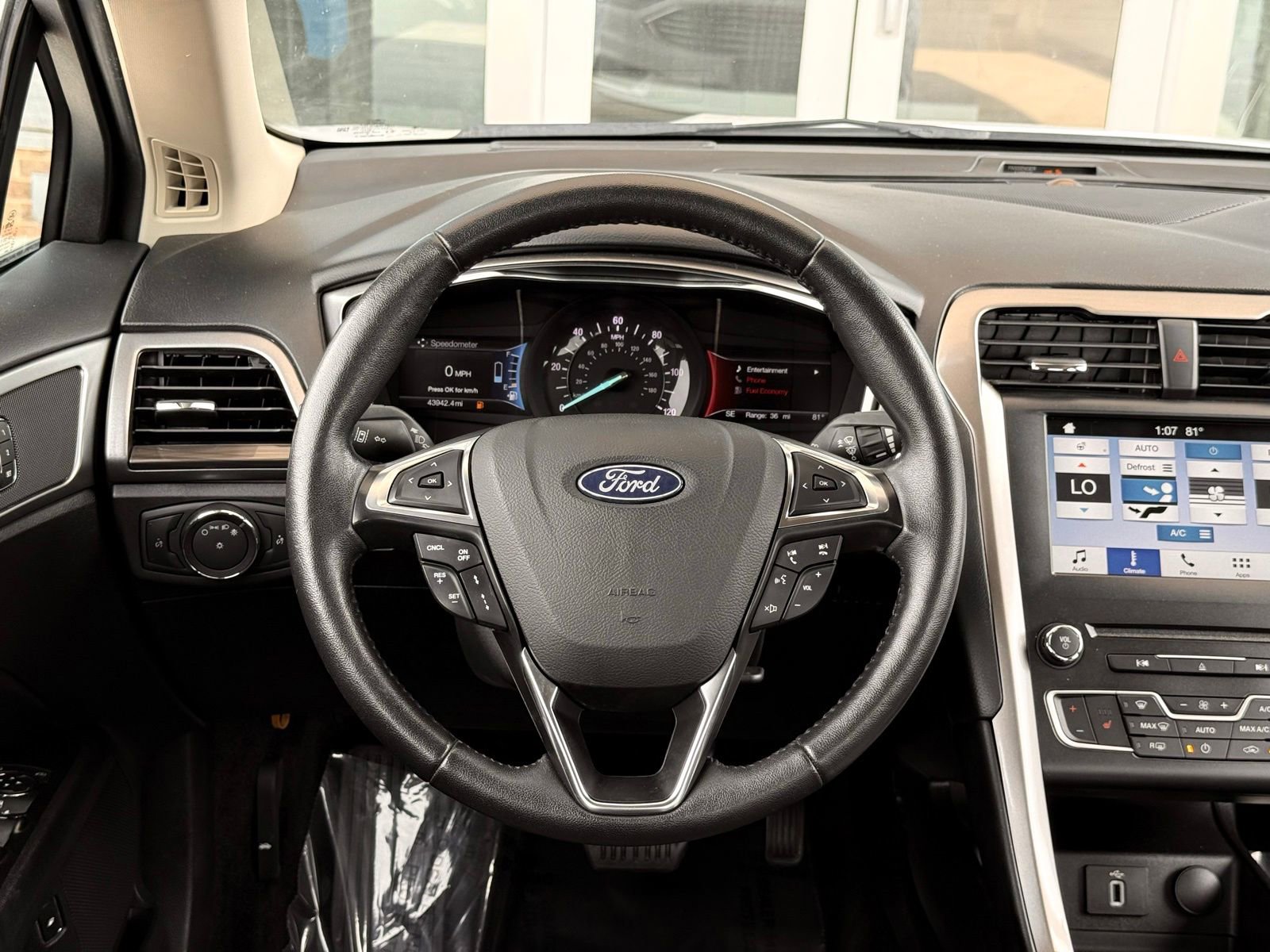 Used 2018 Ford Fusion SE w/ Equipment Group 602A FWD image 24