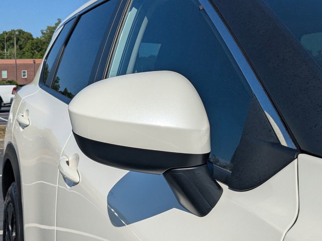 Used 2023 Nissan Rogue SV image 11