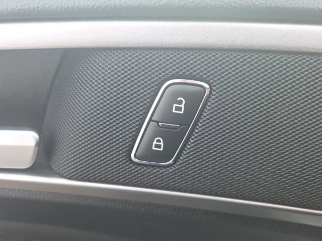 Used 2019 Ford Fusion SE image 18