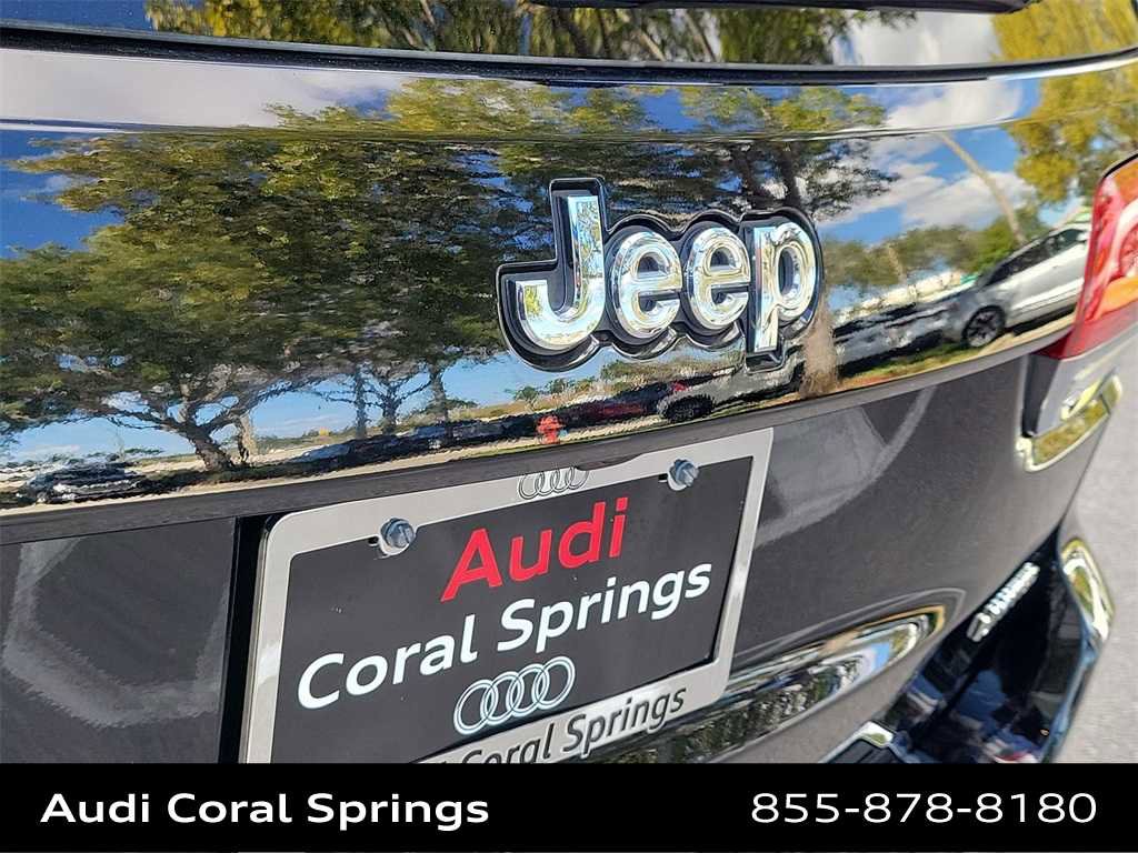 Used 2019 Jeep Grand Cherokee Limited image 15
