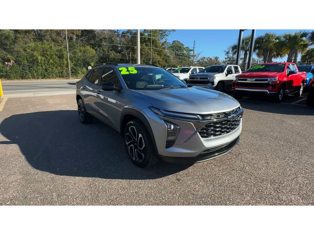 Certified 2025 Chevrolet Trax RS w/ Sunroof Package image 8